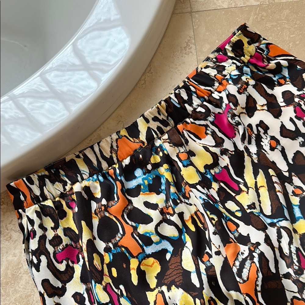 CHICOS Colorful Abstract Print Pants - Picture 4 of 8